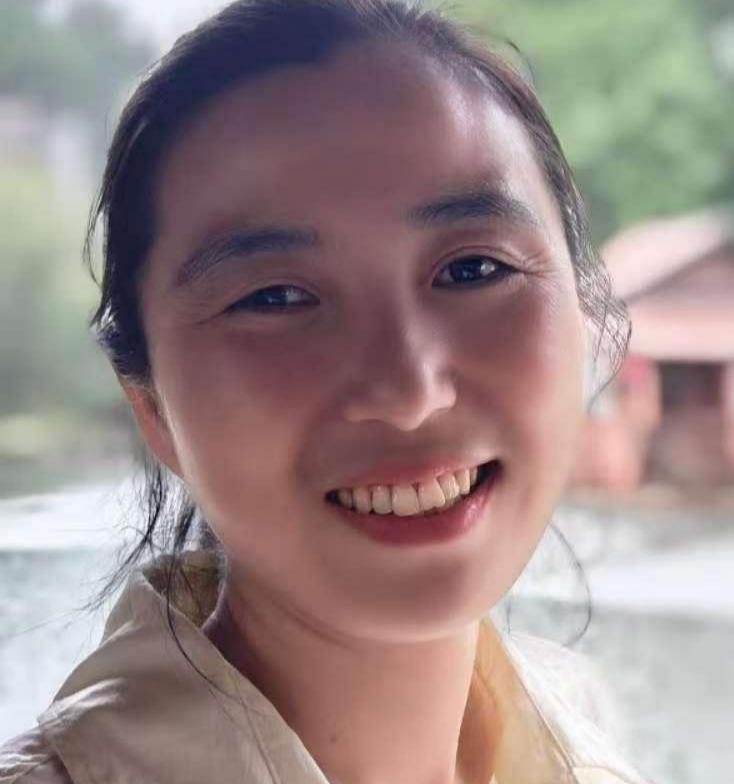 吳婷婷（國瓷紅葉畫院副秘書長）